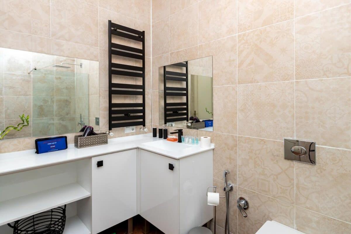 Stylish 2Br Apt In The Heart Of Old Tbilisi Exterior photo
