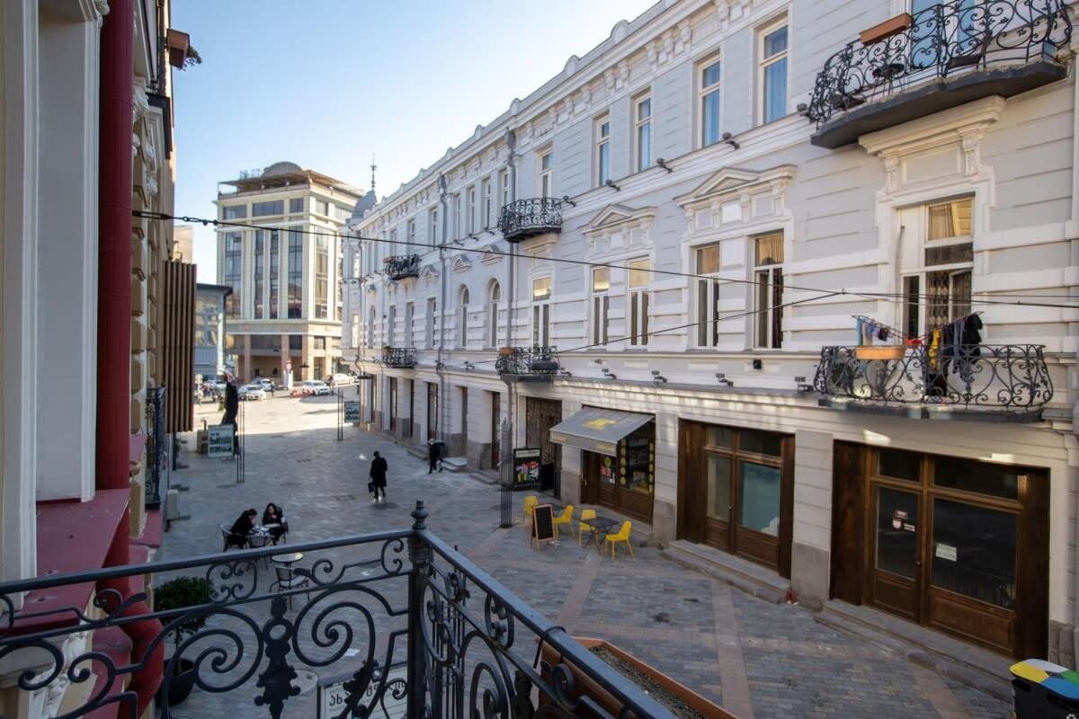 Stylish 2Br Apt In The Heart Of Old Tbilisi Exterior photo