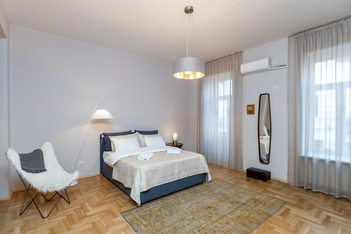 Stylish 2Br Apt In The Heart Of Old Tbilisi Exterior photo