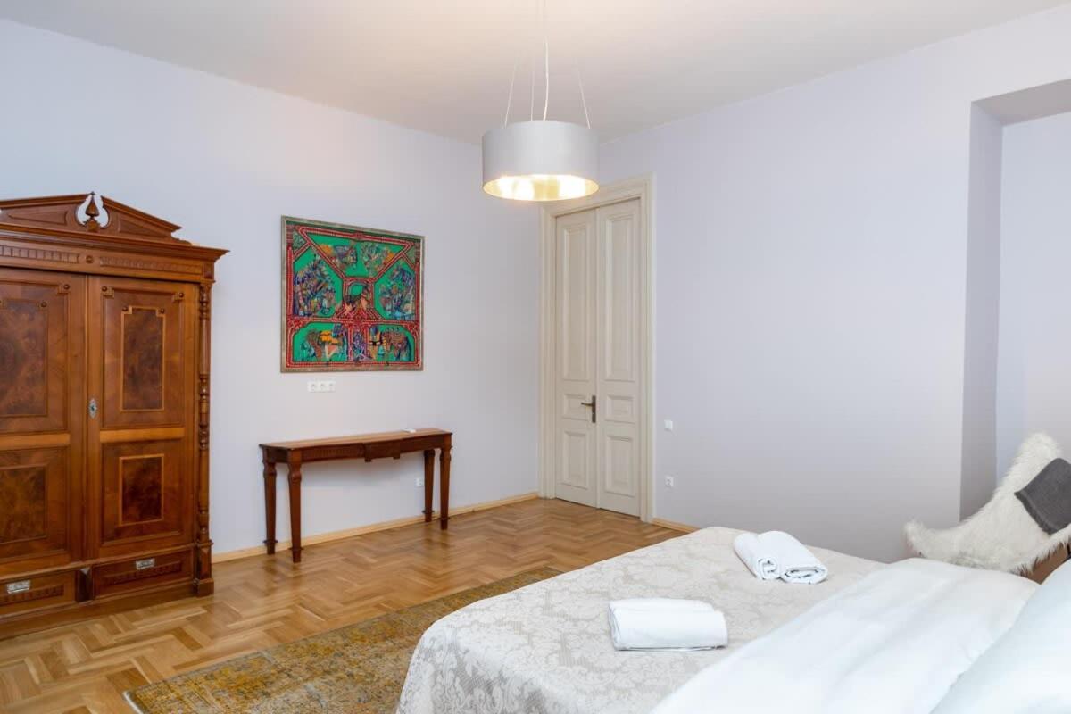 Stylish 2Br Apt In The Heart Of Old Tbilisi Exterior photo