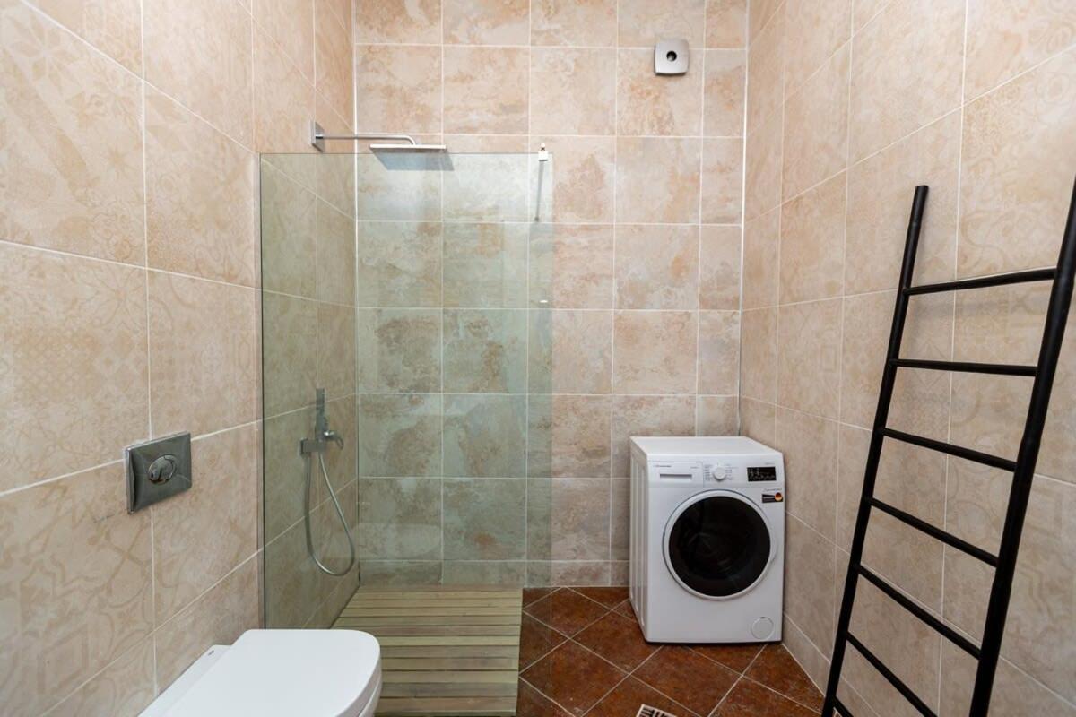 Stylish 2Br Apt In The Heart Of Old Tbilisi Exterior photo
